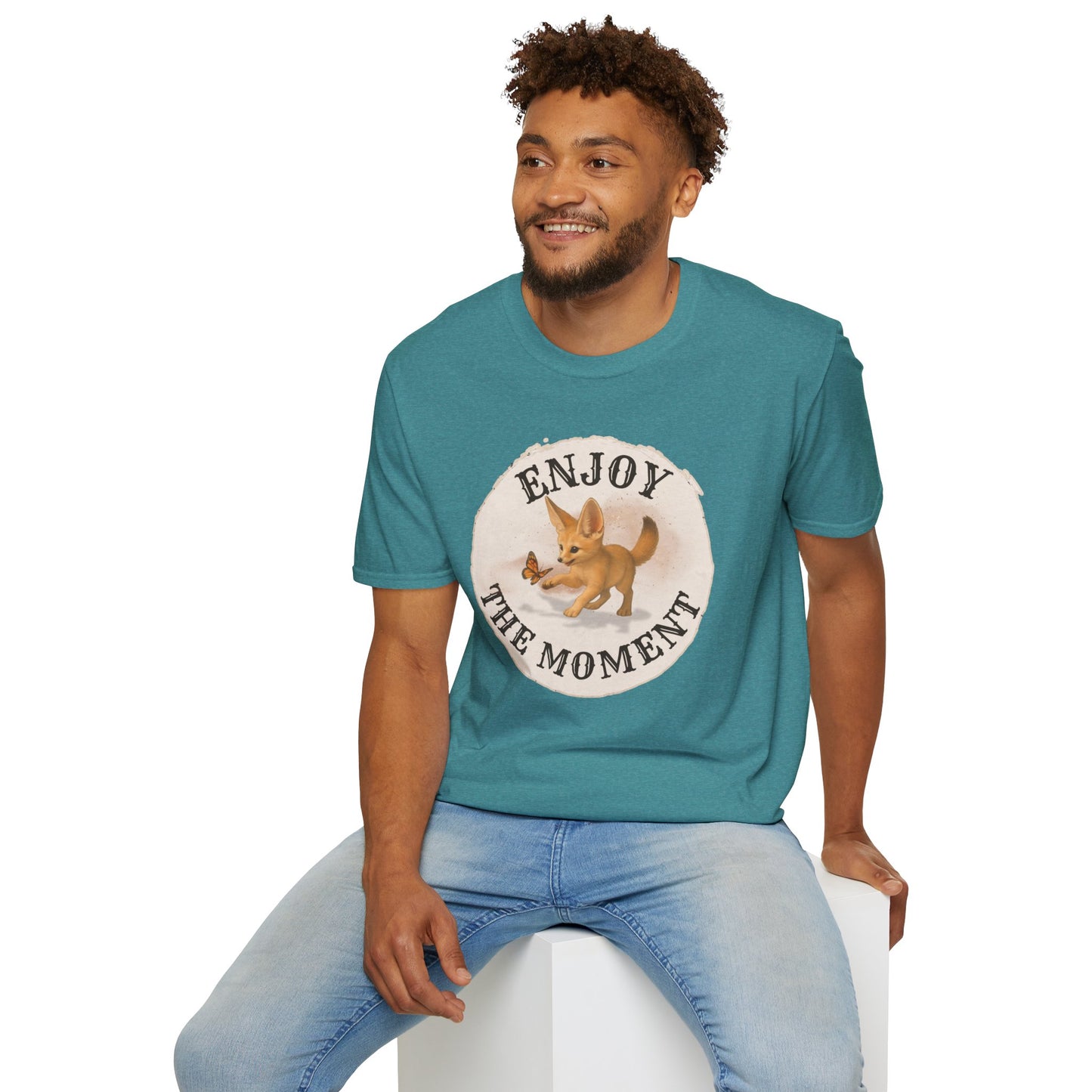 Cute Fox Enjoy the Moment - Unisex Softstyle T-Shirt