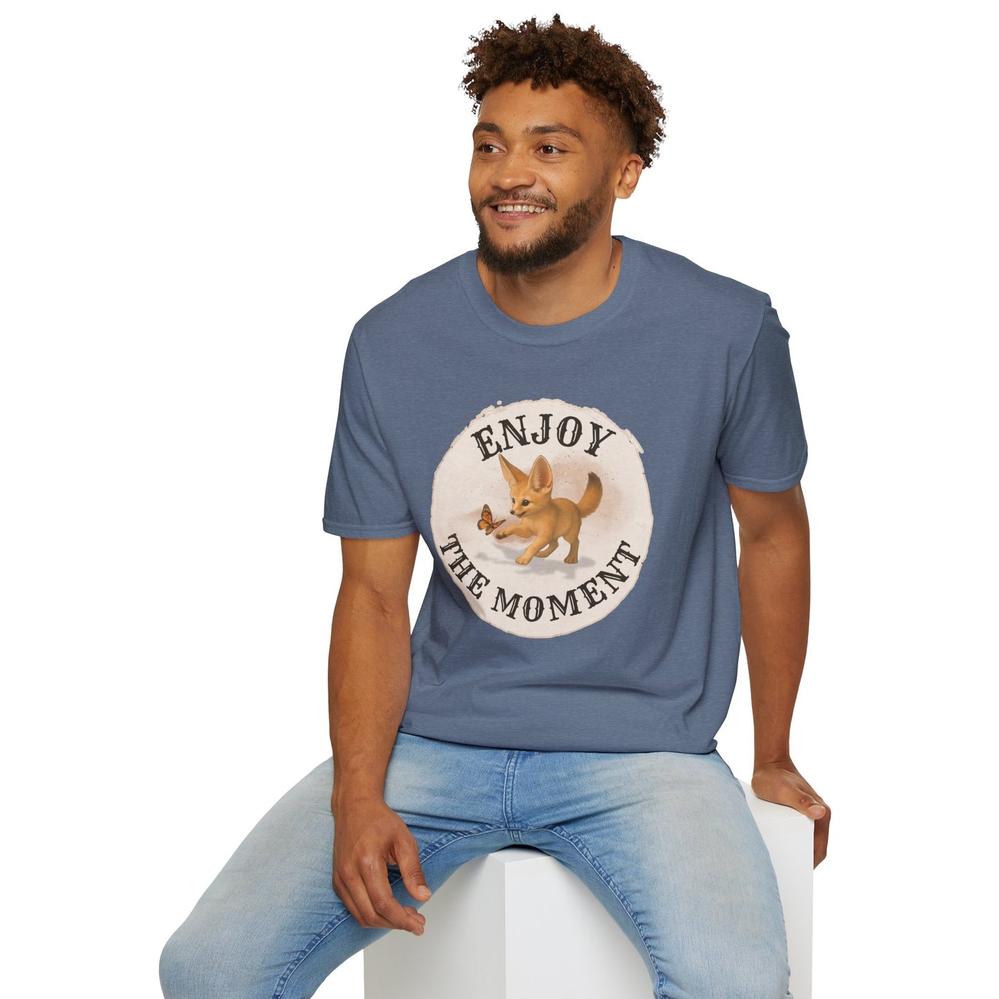 Cute Fox Enjoy the Moment - Unisex Softstyle T-Shirt
