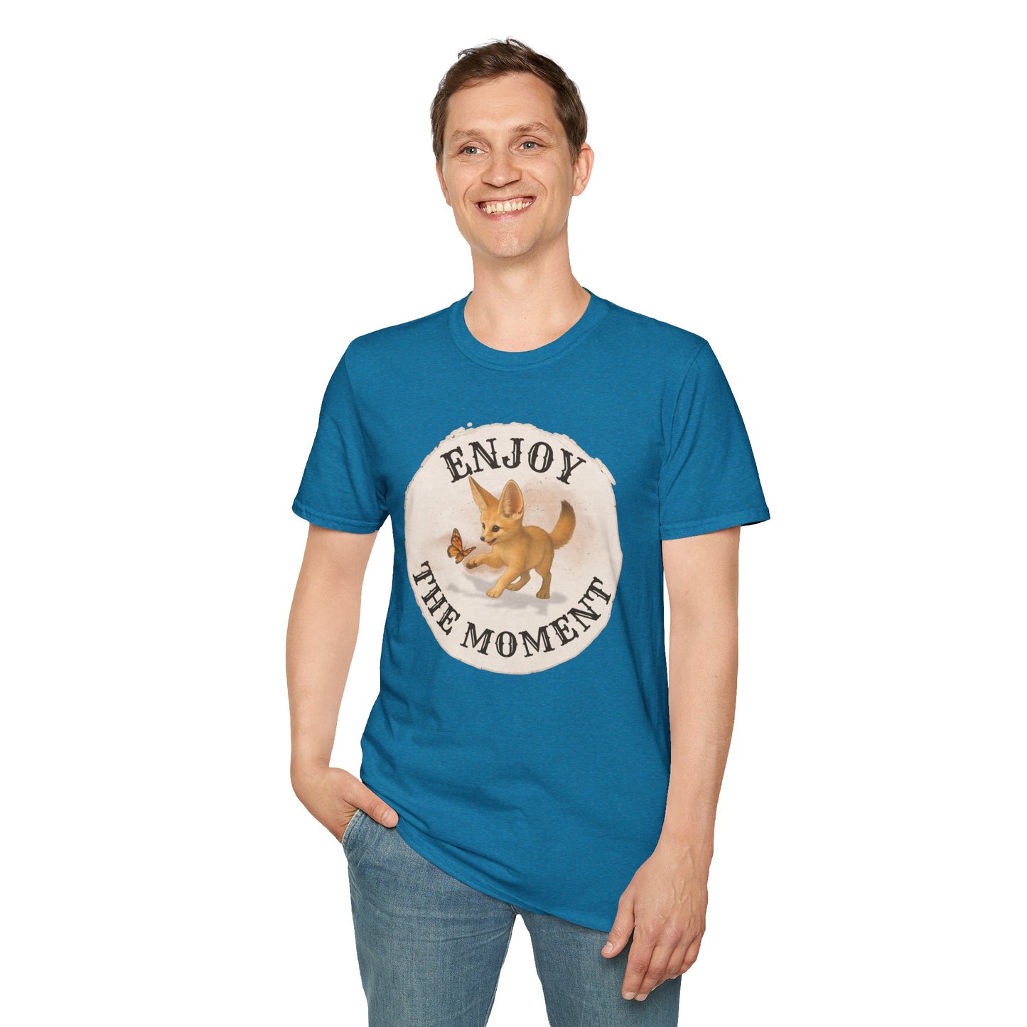 Cute Fox Enjoy the Moment - Unisex Softstyle T-Shirt