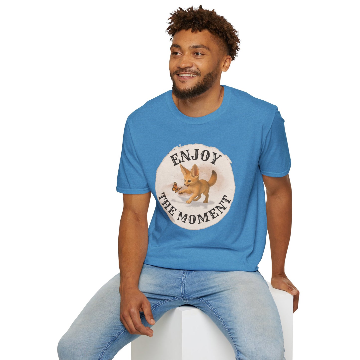 Cute Fox Enjoy the Moment - Unisex Softstyle T-Shirt