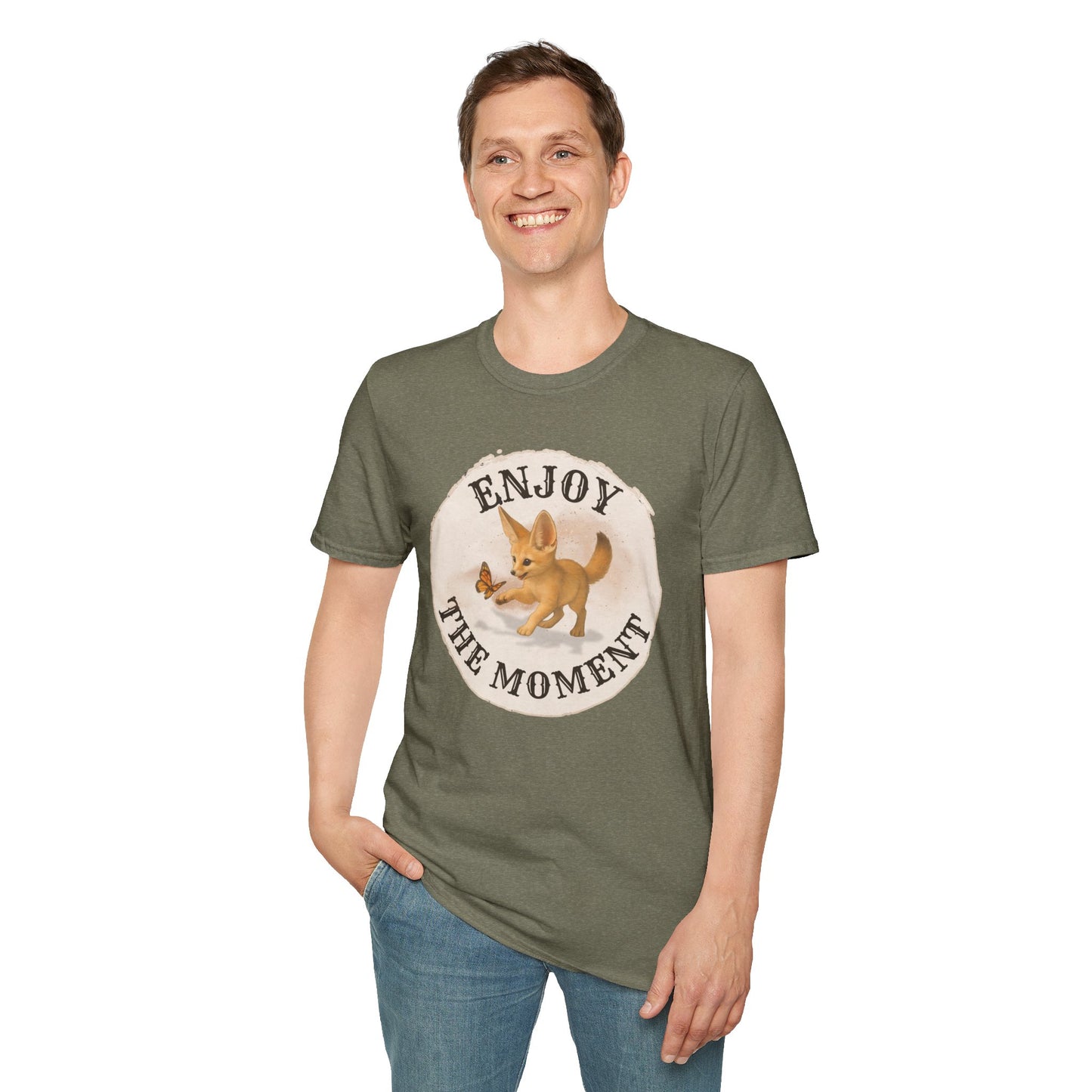 Cute Fox Enjoy the Moment - Unisex Softstyle T-Shirt