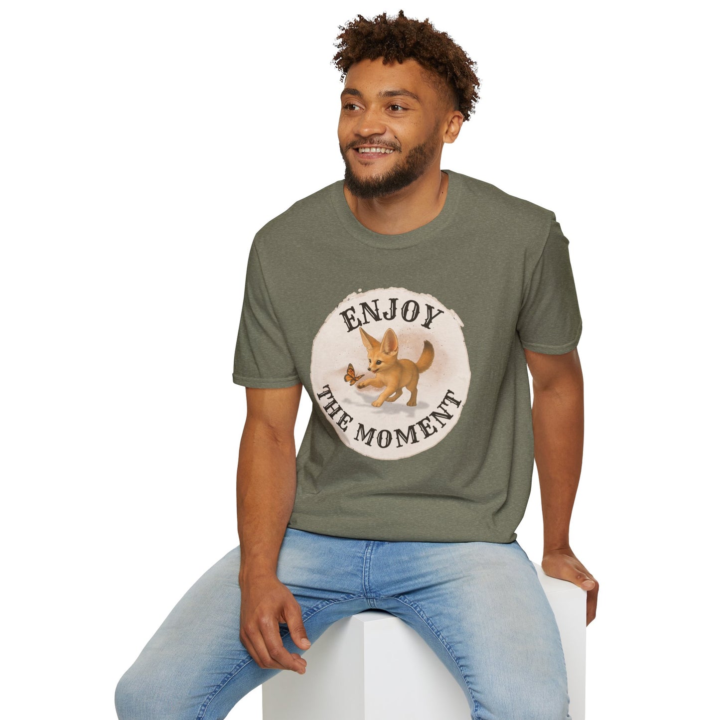 Cute Fox Enjoy the Moment - Unisex Softstyle T-Shirt