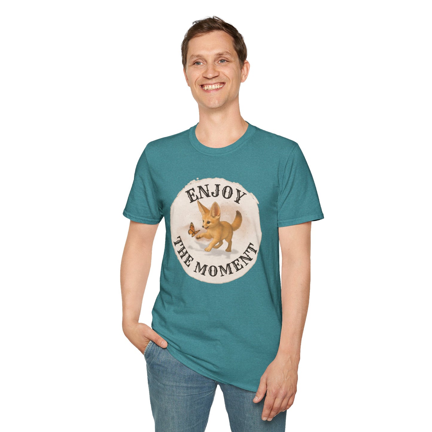 Cute Fox Enjoy the Moment - Unisex Softstyle T-Shirt