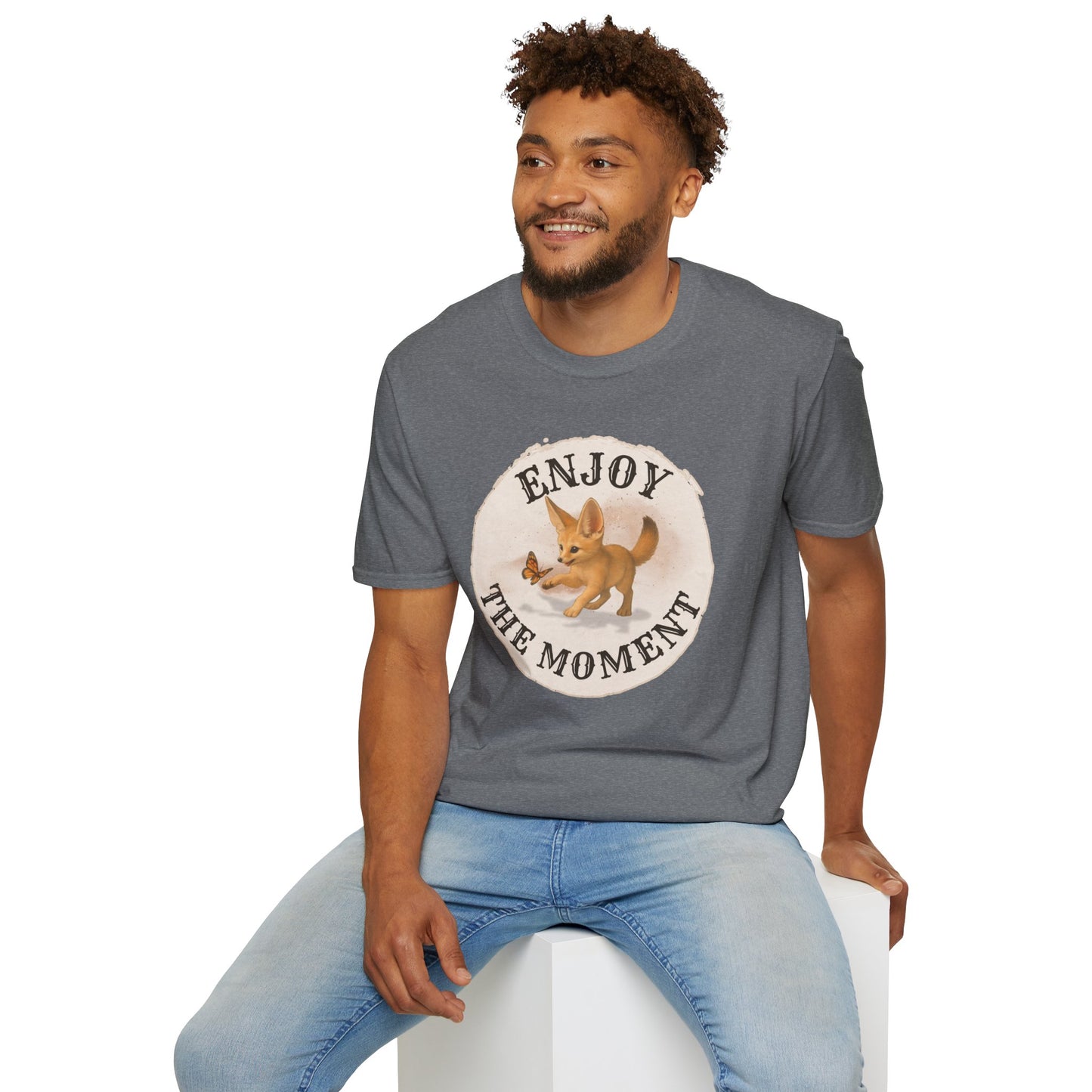 Cute Fox Enjoy the Moment - Unisex Softstyle T-Shirt