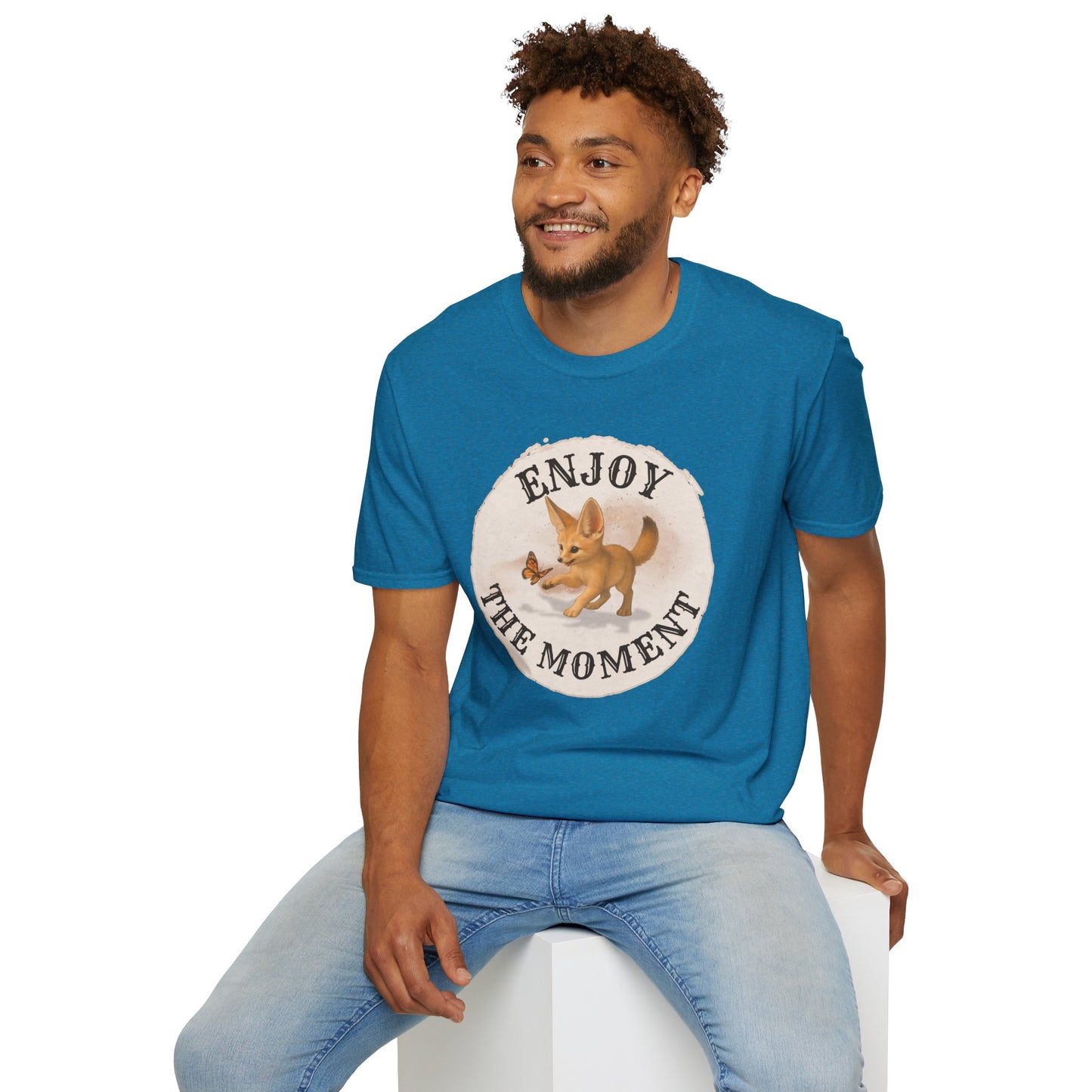 Cute Fox Enjoy the Moment - Unisex Softstyle T-Shirt