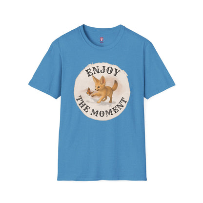 Cute Fox Enjoy the Moment - Unisex Softstyle T-Shirt