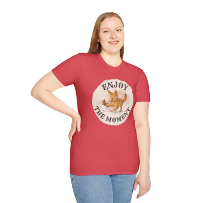 Cute Fox Enjoy the Moment - Unisex Softstyle T-Shirt