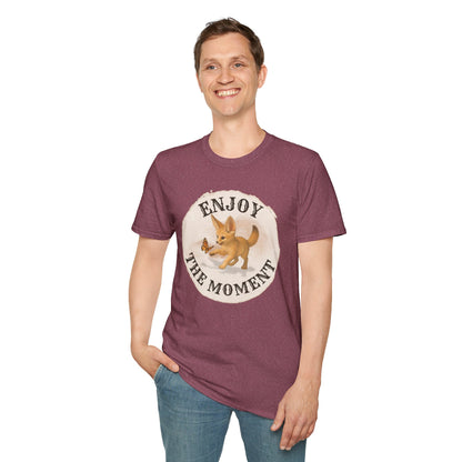 Cute Fox Enjoy the Moment - Unisex Softstyle T-Shirt