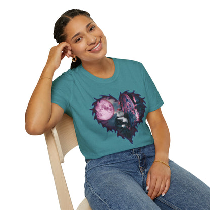 Gothic Couple Under the Moon - Unisex Softstyle T-Shirt