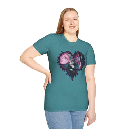 Gothic Couple Under the Moon - Unisex Softstyle T-Shirt