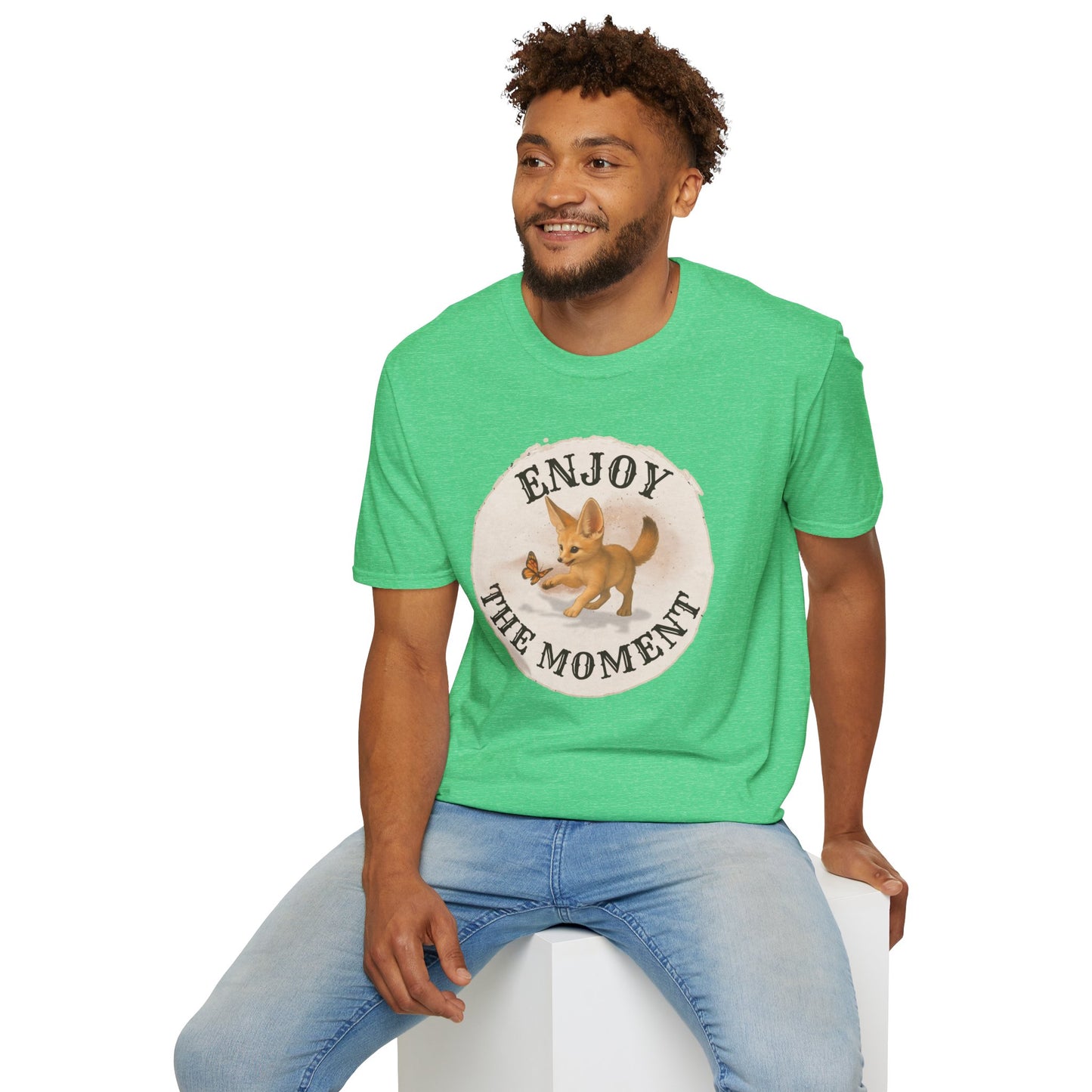 Cute Fox Enjoy the Moment - Unisex Softstyle T-Shirt