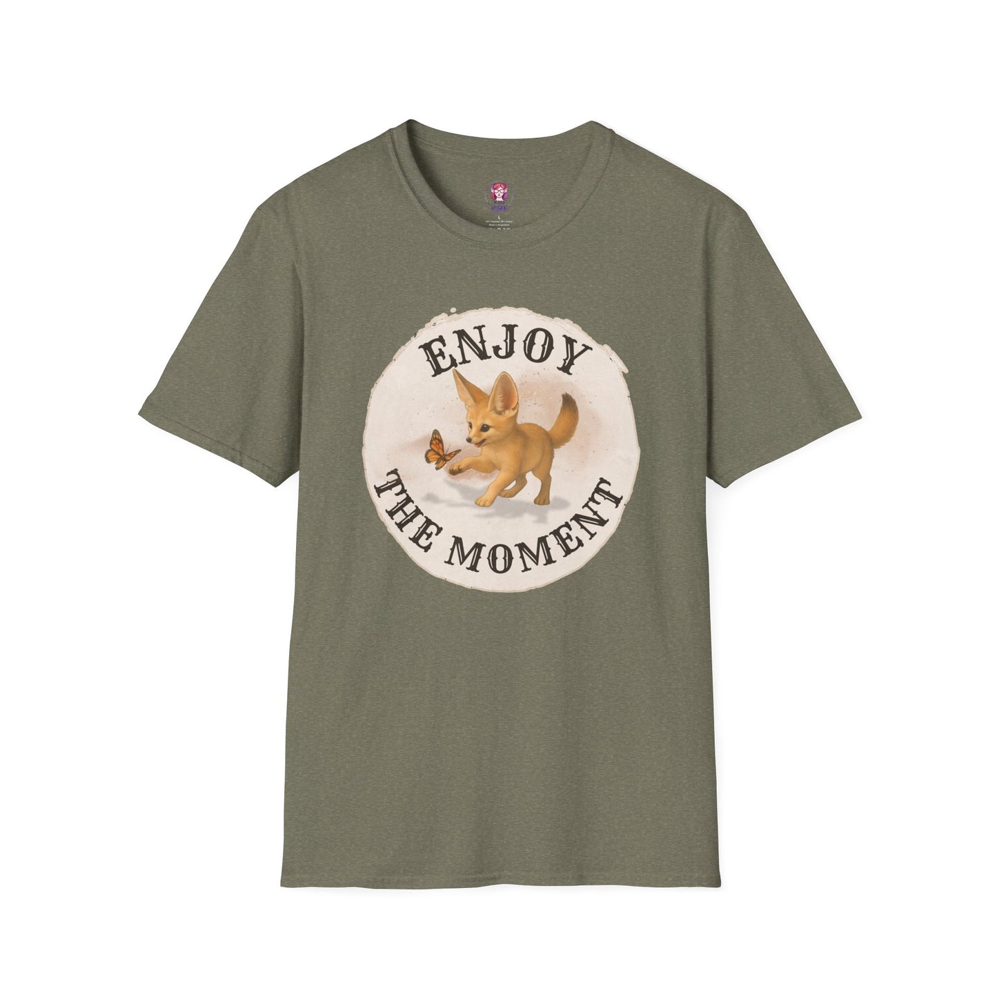 Cute Fox Enjoy the Moment - Unisex Softstyle T-Shirt