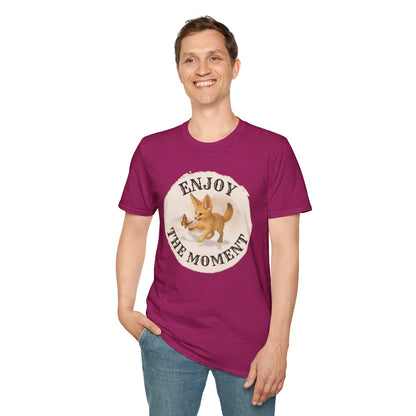 Cute Fox Enjoy the Moment - Unisex Softstyle T-Shirt