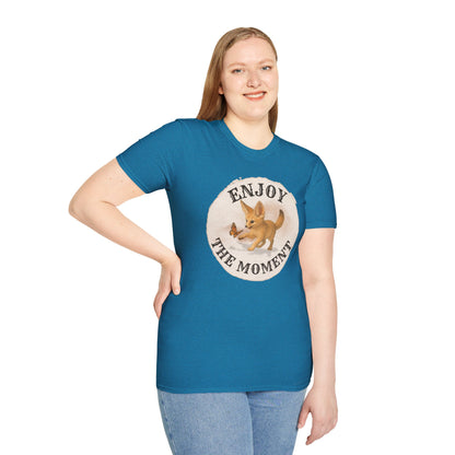 Cute Fox Enjoy the Moment - Unisex Softstyle T-Shirt