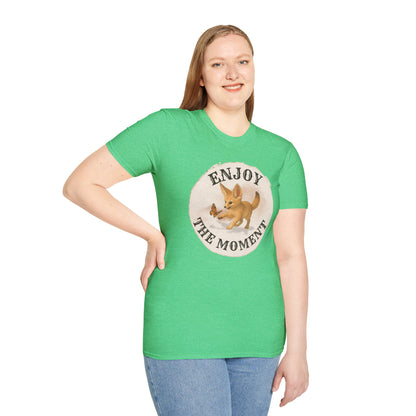 Cute Fox Enjoy the Moment - Unisex Softstyle T-Shirt