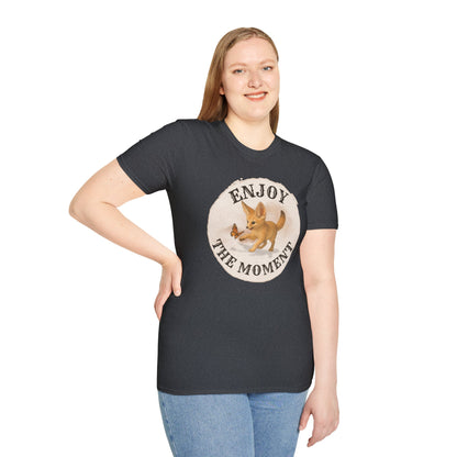 Cute Fox Enjoy the Moment - Unisex Softstyle T-Shirt