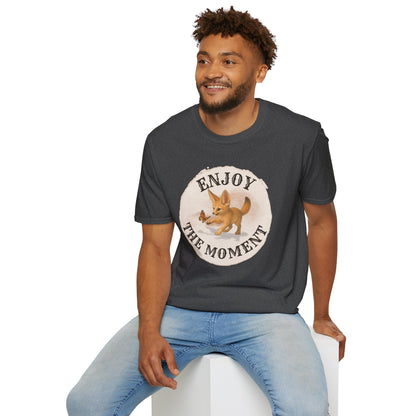 Cute Fox Enjoy the Moment - Unisex Softstyle T-Shirt