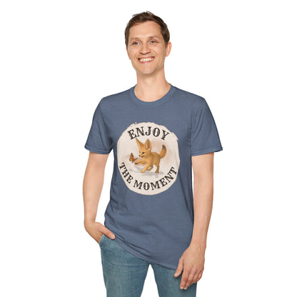 Cute Fox Enjoy the Moment - Unisex Softstyle T-Shirt