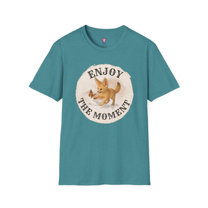 Cute Fox Enjoy the Moment - Unisex Softstyle T-Shirt