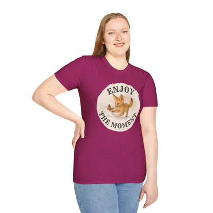 Cute Fox Enjoy the Moment - Unisex Softstyle T-Shirt