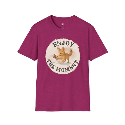 Cute Fox Enjoy the Moment - Unisex Softstyle T-Shirt